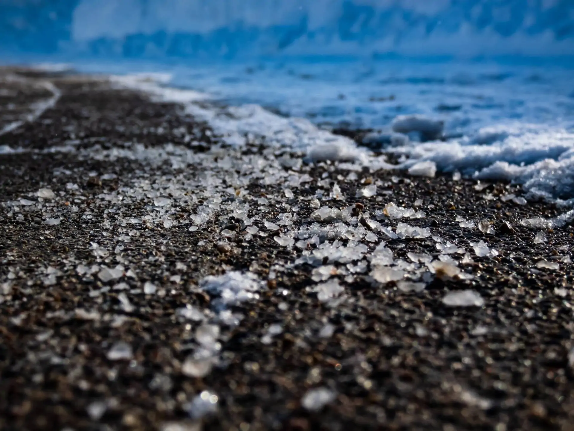 ice removal using ice melt services neighbourhood heroes